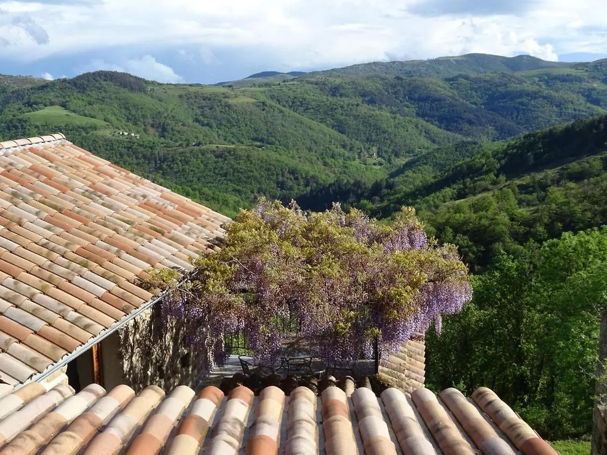 Gite De Chapeleche Les Glycines Gluiras 0*,