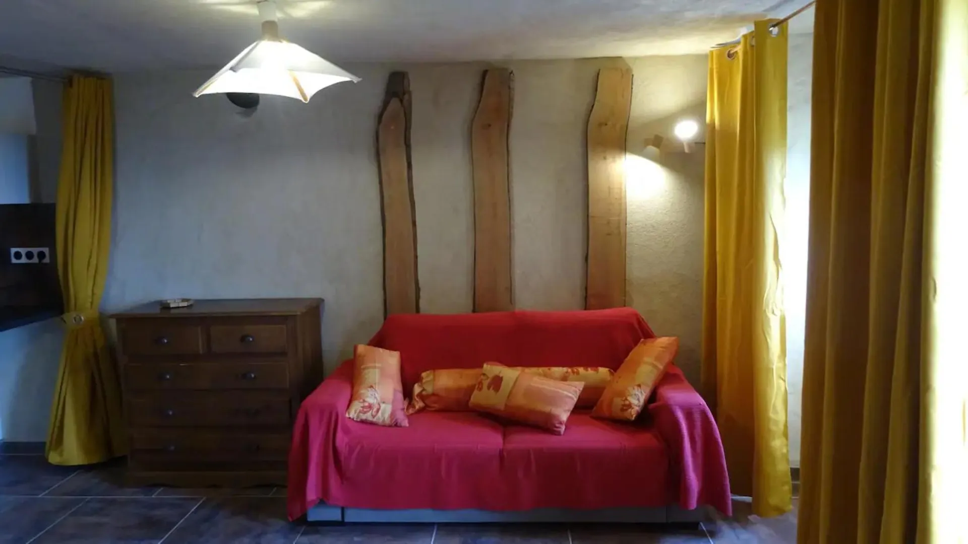 Gite De Chapeleche Les Glycines Gluiras Holiday home