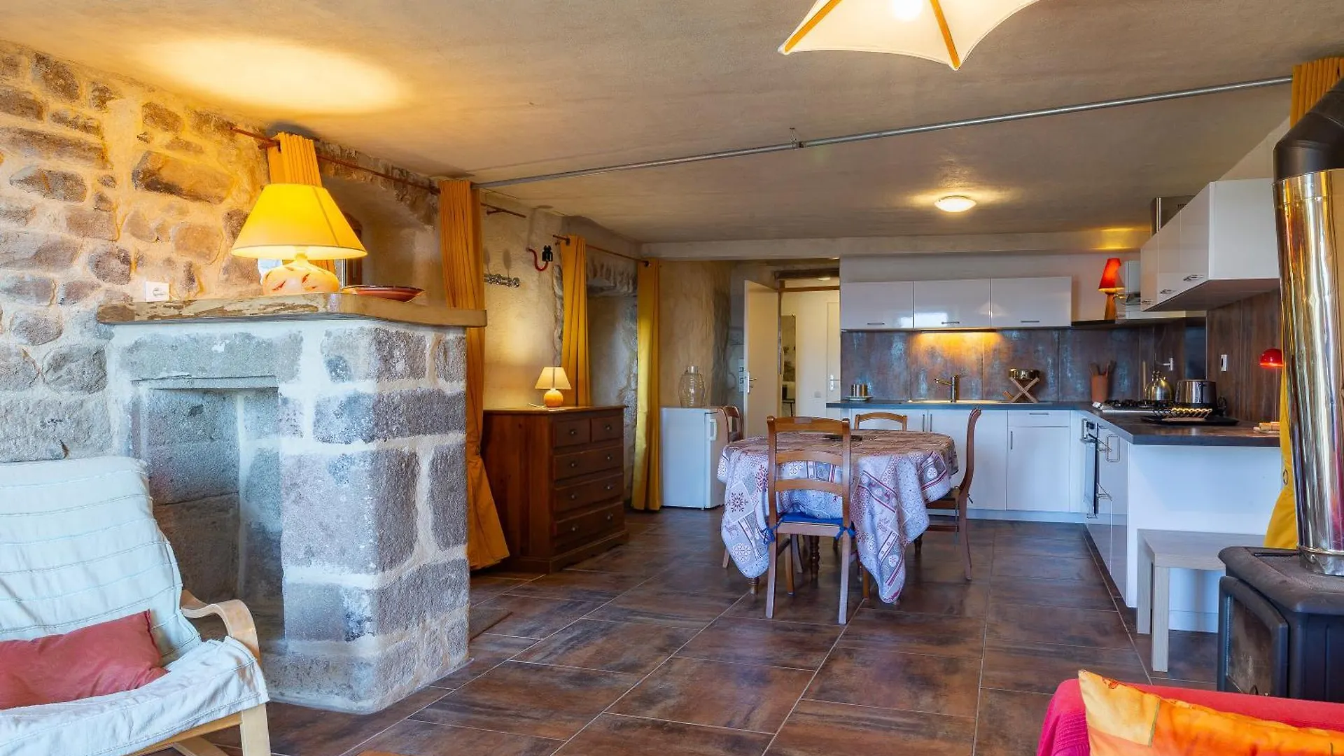 Gite De Chapeleche Les Glycines Gluiras France