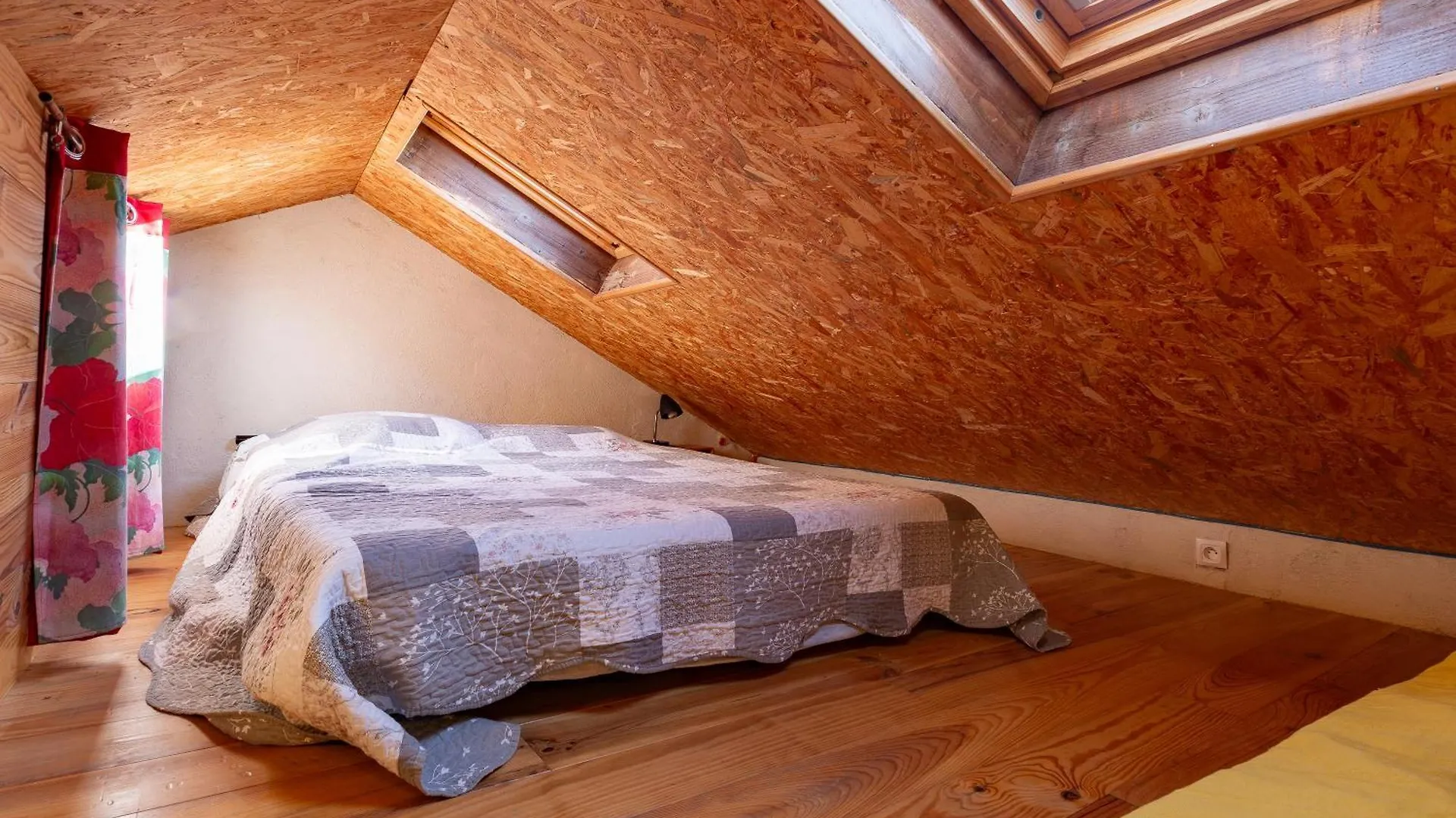 Holiday home Gite De Chapeleche Les Glycines Gluiras