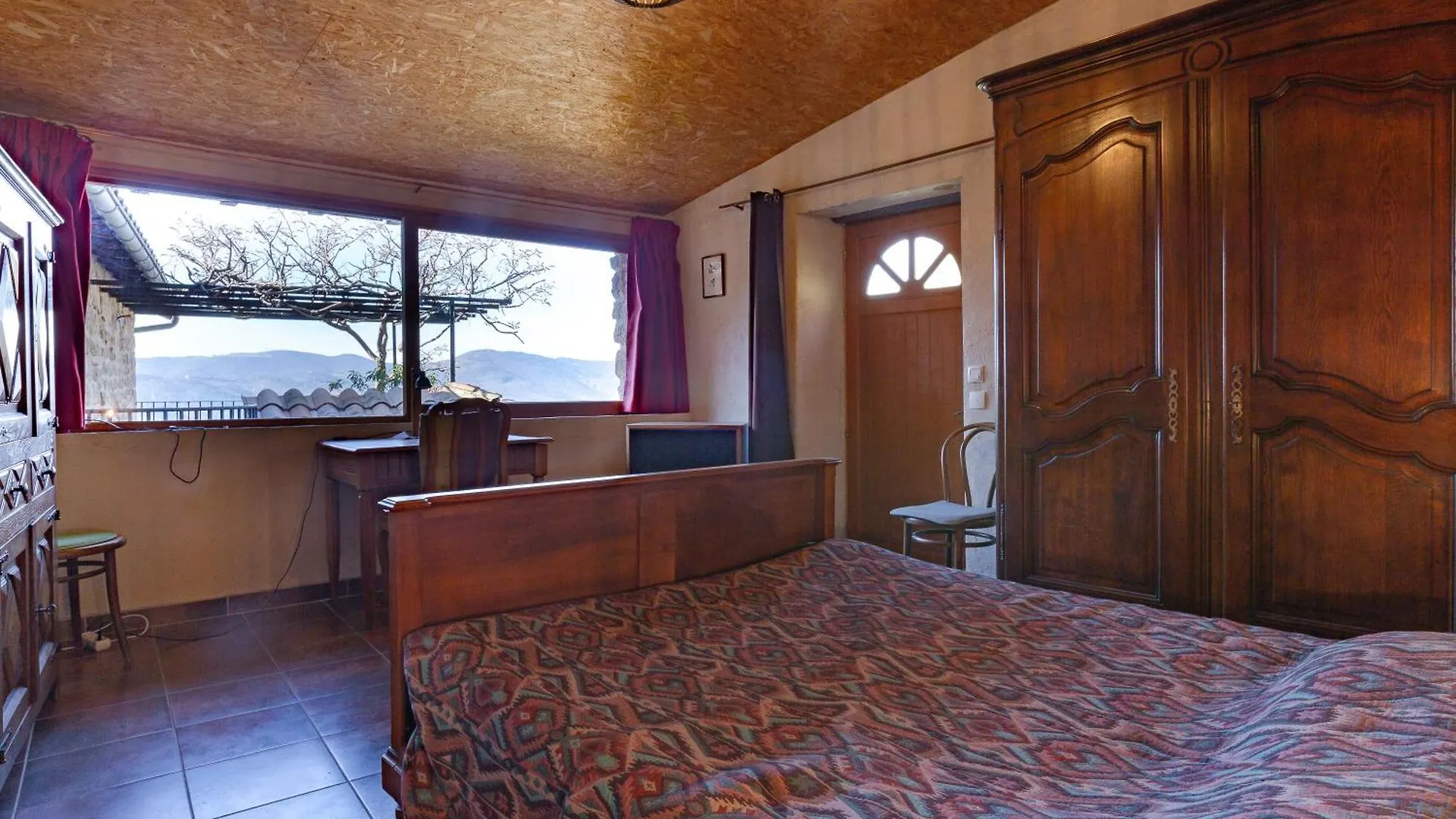 Gite De Chapeleche Les Glycines Gluiras Holiday home