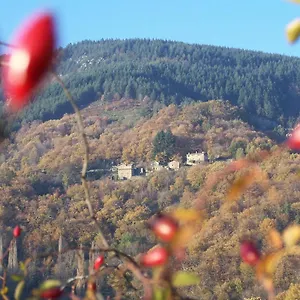 Hébergement de vacances De Chapelèche Les Châtaigniers, Gluiras